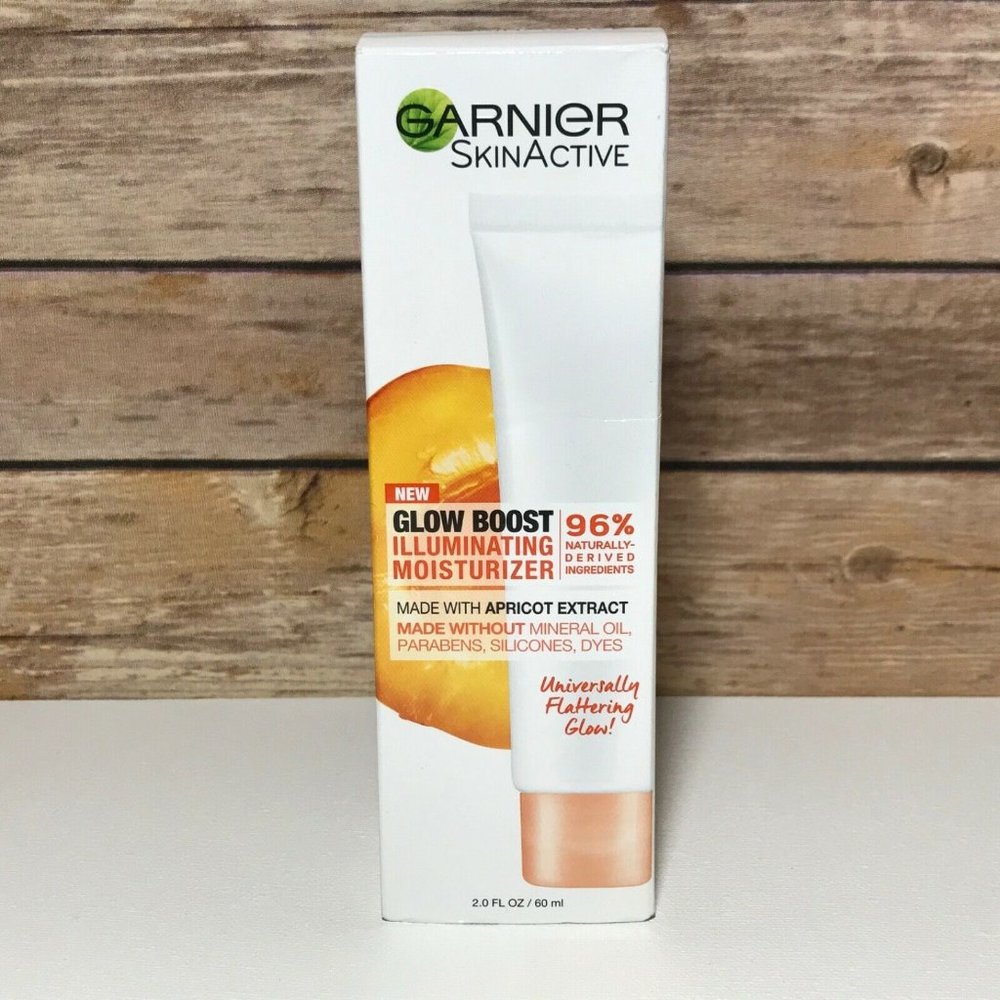 Garnier Glow Boost Apricot Facial Moisturizer